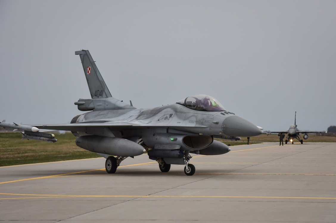 Polskie F 16 przejęły ochronę nieba nad krajami bałtyckimi Defence24