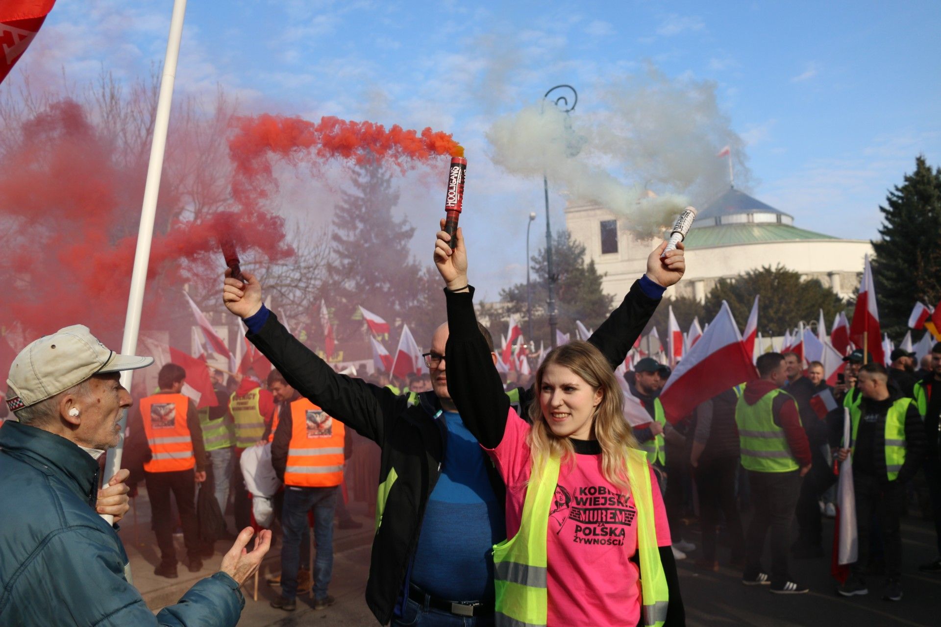 Rolnicy G Rnicy I Bran A Transportowa Tysi Ce Os B Protestowa O Na