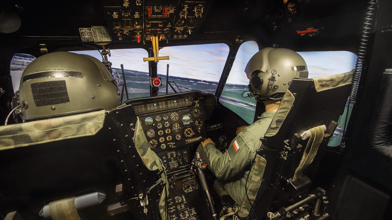 Serwis i naprawy symulatora śmigłowca PZL W-3 Sokół