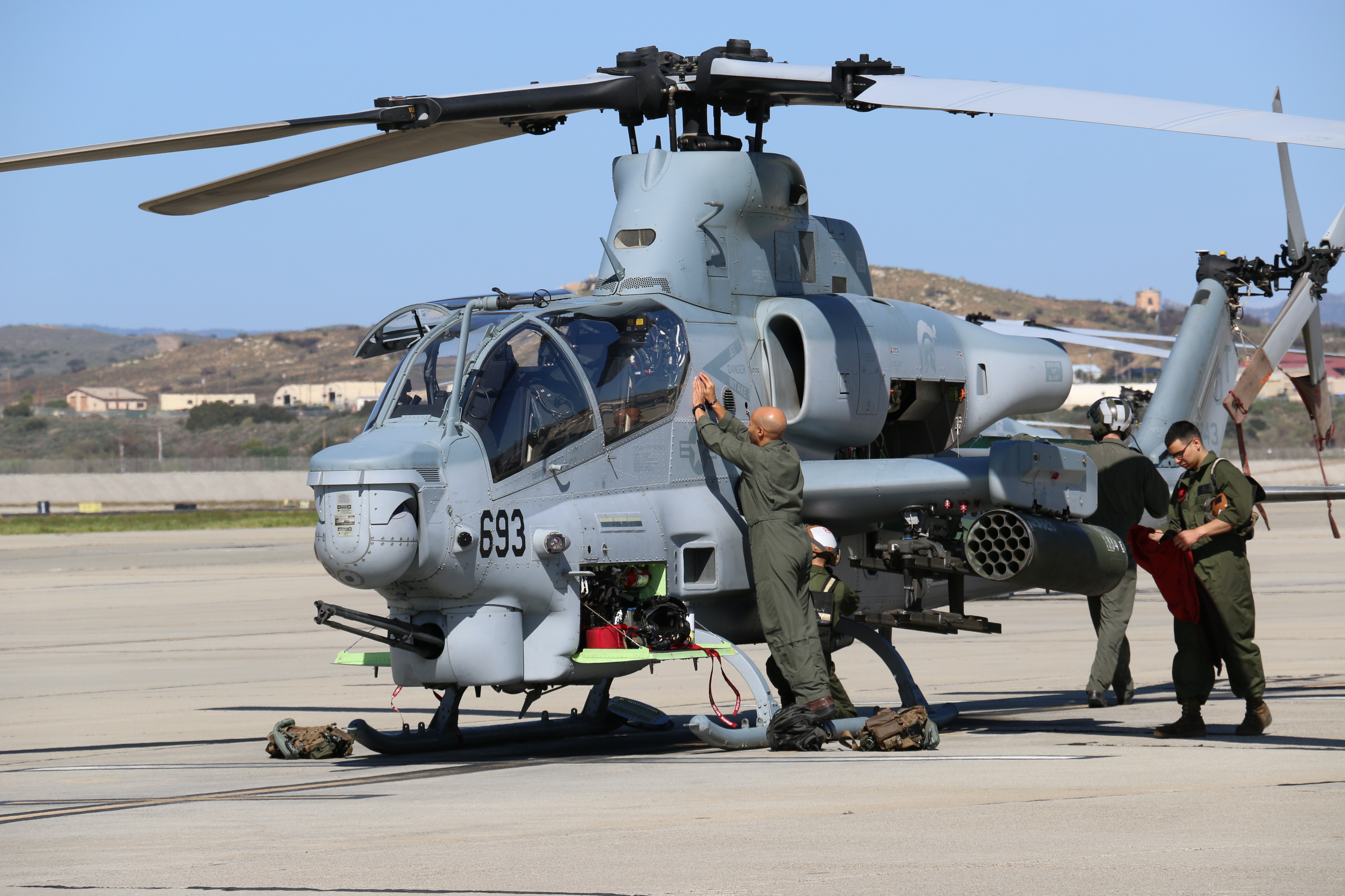 US Marines to upgrade H-1 helicopters with new weapons under Bell contract