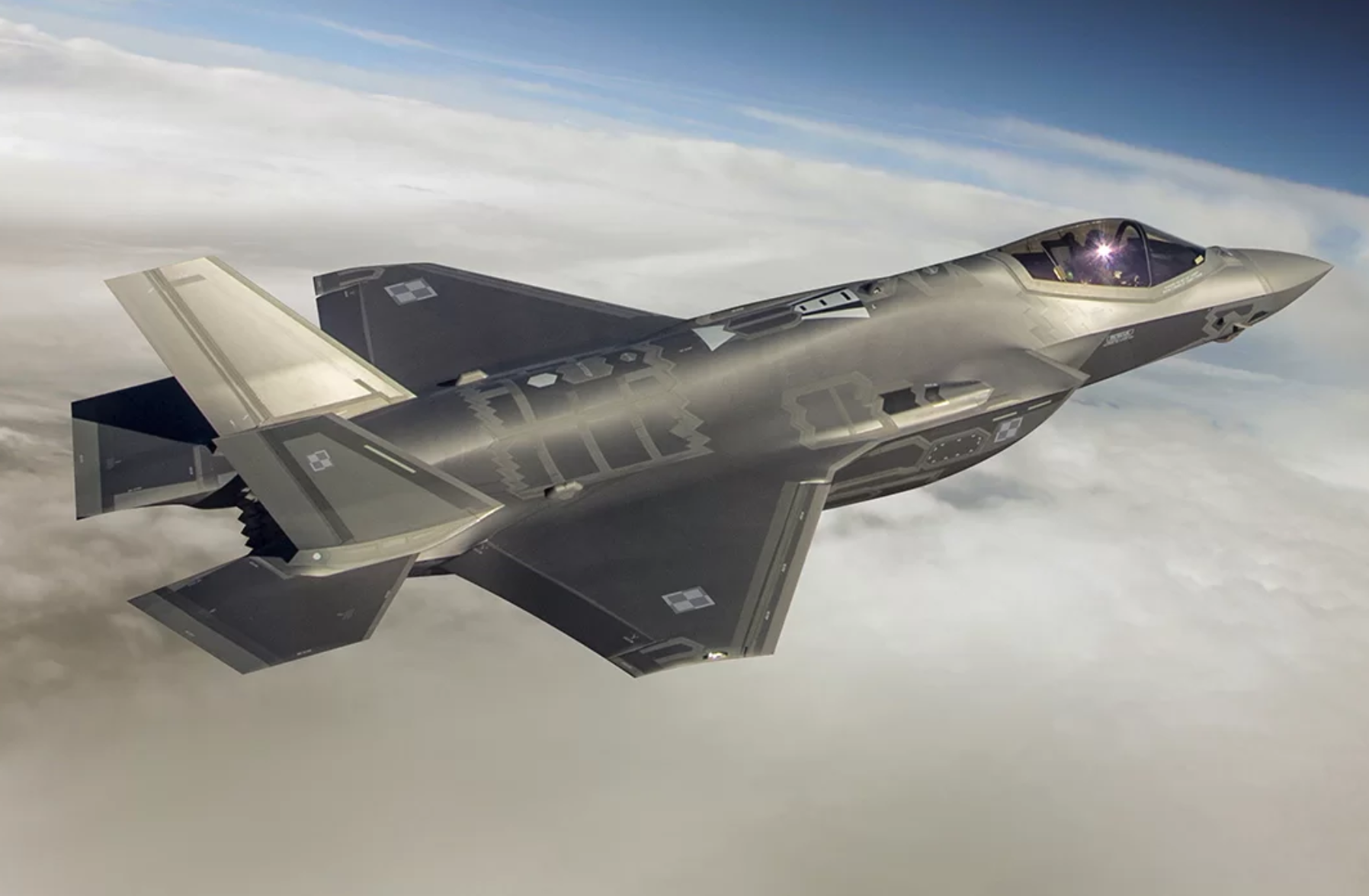 Szachownice dla F-35 w szarości – komisja za pracami nad projektem