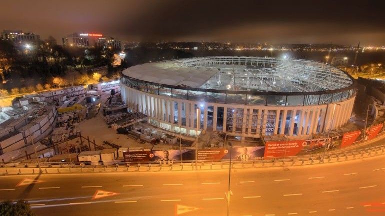 Okolice stadionu Vodafone Arena, gdzie doszło do zamachu. Fot. /www.vodafonearena.com.tr
