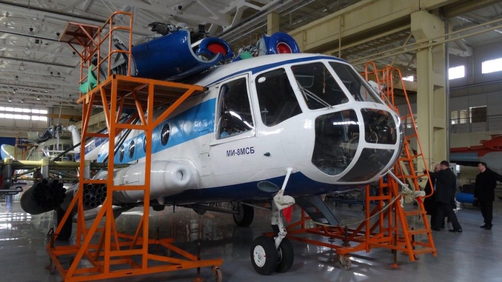 Modernizowany śmigłowiec Mi-8MSB w zakładach Motor Sicz. Fot. J.Sabak