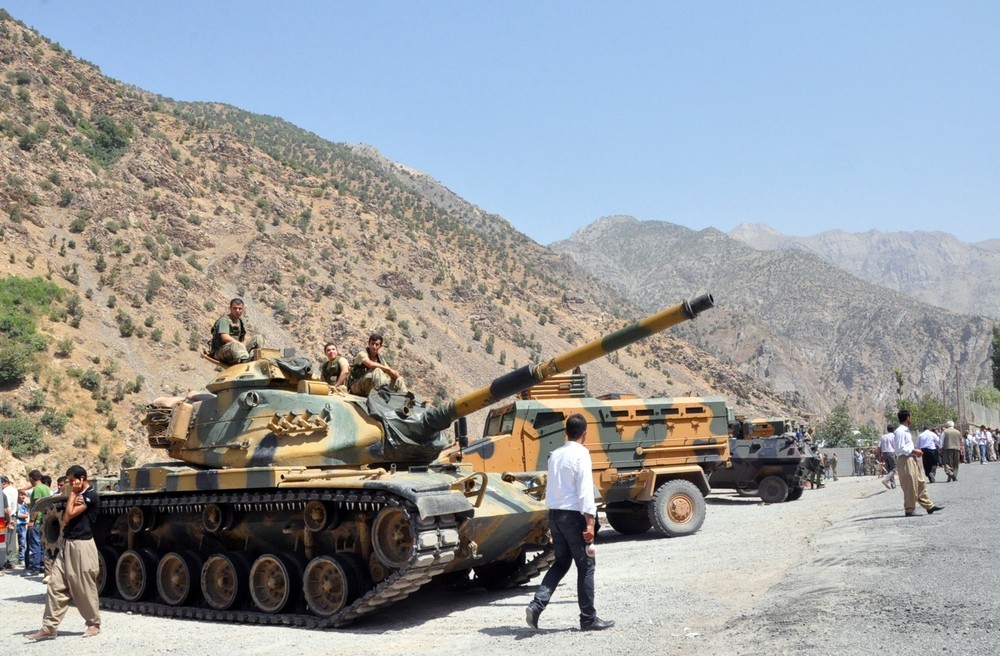 Turecki ciężki sprzęt w pobliżu posterunku zaatakowanego przez Kurdów - fot. Ministerstwo Obrony Turcji