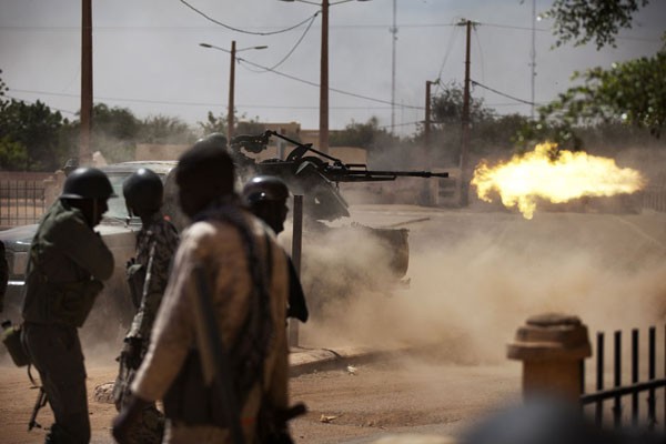 Żołnierze malijscy w akcji - fot. REUTERS/Joe Penney
