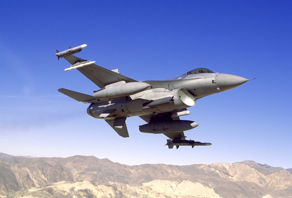 Jordańskie samoloty F-16 otrzymają pięć zasobników celowniczych – fot. USAF