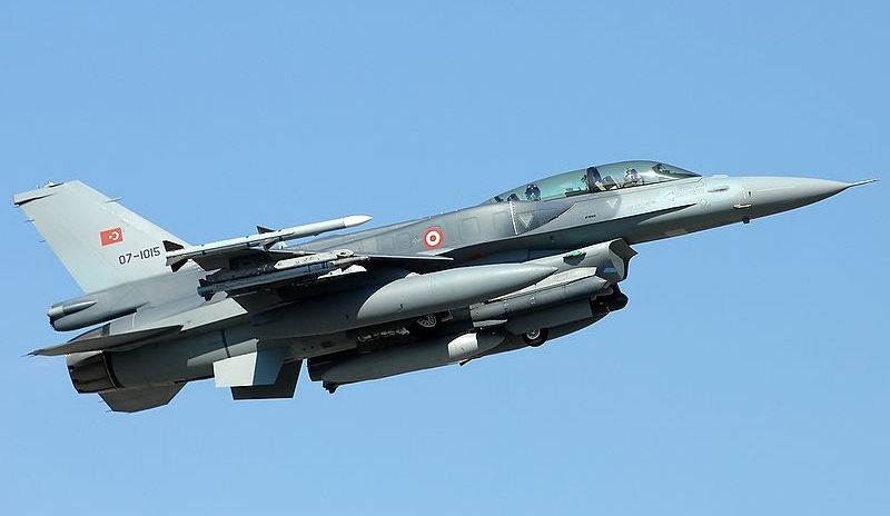 Turecki myśliwiec F-16D Falcon - fot. Aldo Bidini/wiki
