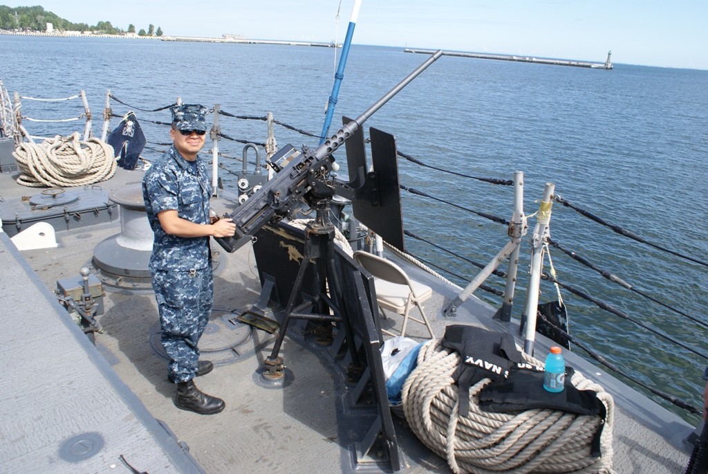 Amerykańskie procedury zakładają użycie broni maszynowej w rejonach obcych portów - fot. Łukasz Pacholski
