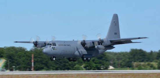 C-130E Hercules nr 1505 tuż przed pierwszym lądowaniem w Powidzu - fot. kpt. Włodzimierz Baran