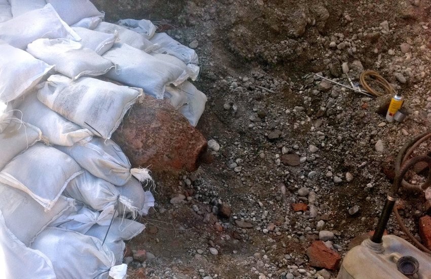 Bomba lotnicza odnaleziona w Monachium, przygotowywana do detonacji - fot. Policja