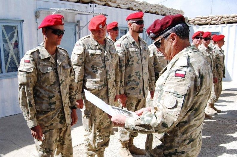 Żołnierze z CSPA w Ghazni wyróżnienia otrzymali jako pierwszy pododdział XI zmiany PKW Afganistan - fot. st.sierż. Arkadiusz Pieczeńczyk.