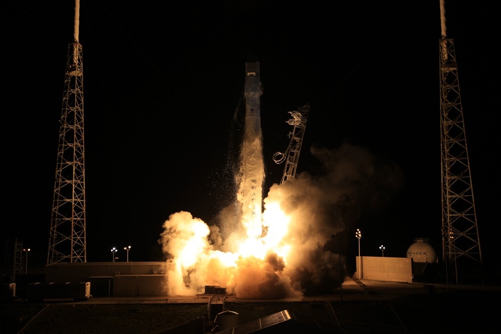 Start rakiety nośnej Falcon 9 w kierunku Stacji Kosmicznej - fot. SpaceX