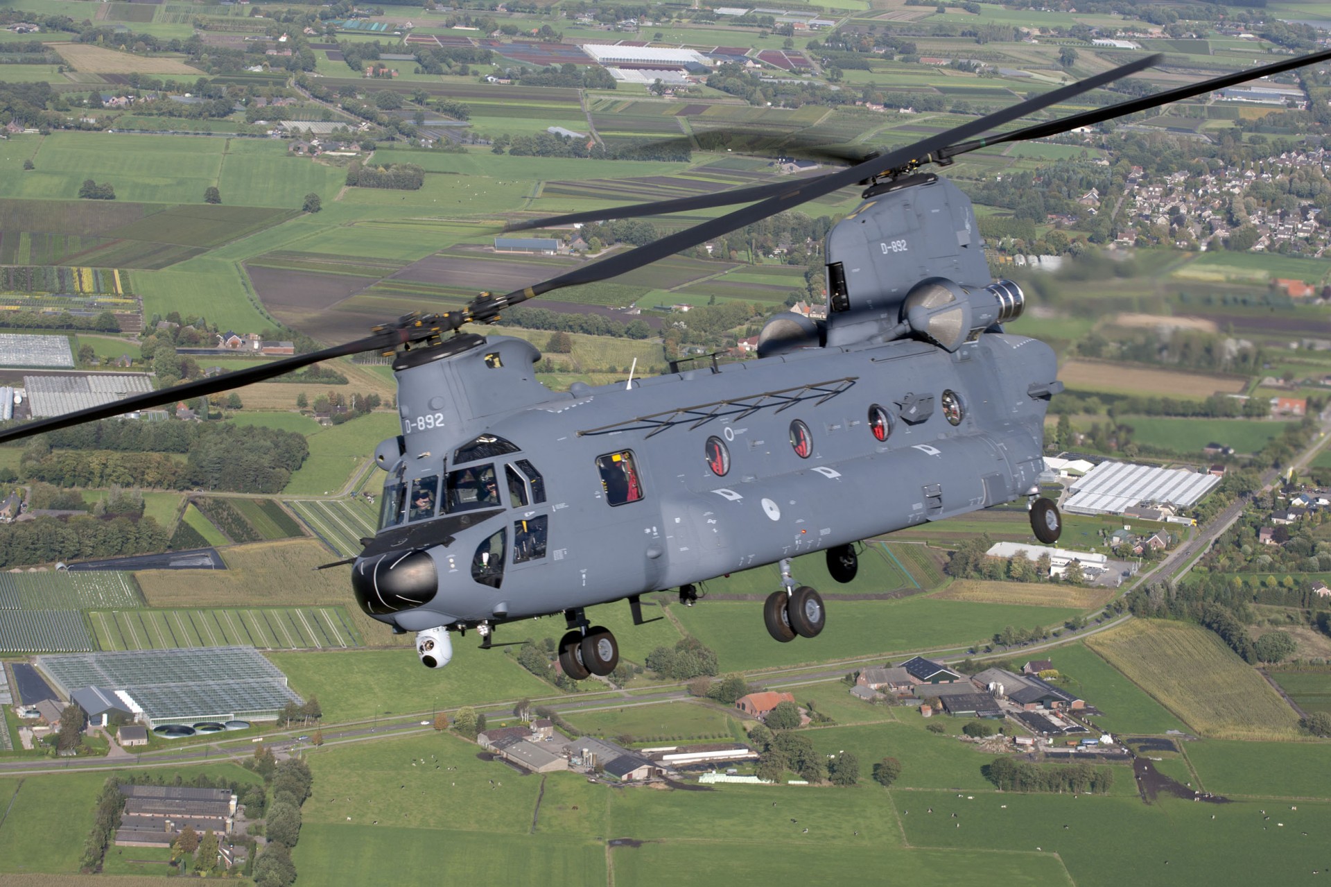 Pierwszy holenderski CH-47F Chinook w locie - fot. Ministerstwo Obrony Holandii