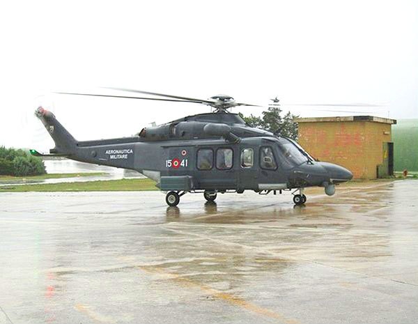 Pierwszy seryjny śmigłowiec ratowniczy HH-139 w barwach włoskich sił zbrojnych - fot. Siły Powietrzne Włoch