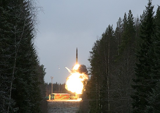Startujący pocisk balistyczny Topol - fot. Ministerstwo Obrony Federacji Rosyjskiej