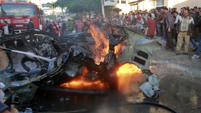 Wrak samochodu, którym jechał zabity przez izraelskie lotnictwo Ahmed al-Dżabari - fot. internet.
