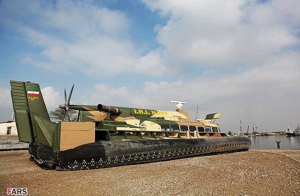Irańskie poduszkowce desantowe Tondar mogą być uzbrojone w rakiety - fot. Fars News Agency