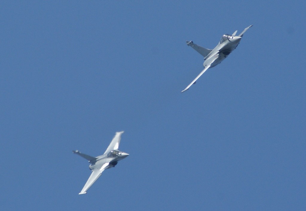 Dostawcy wielozadaniowych samolotów bojowych, w tym francuski Dassault oferujący Rafale (na foto), muszą uzbroić się w kolejne pół roku oczekiwania na decyzje w Brazylii – fot. Łukasz Pacholski