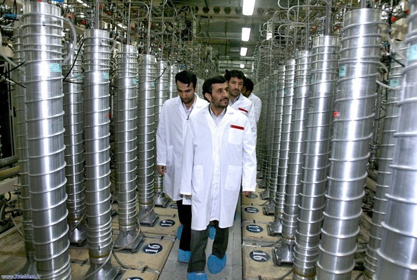 Mahmud Ahmadineżad z wizytą w ośrodku w Natanz - fot. president.ir