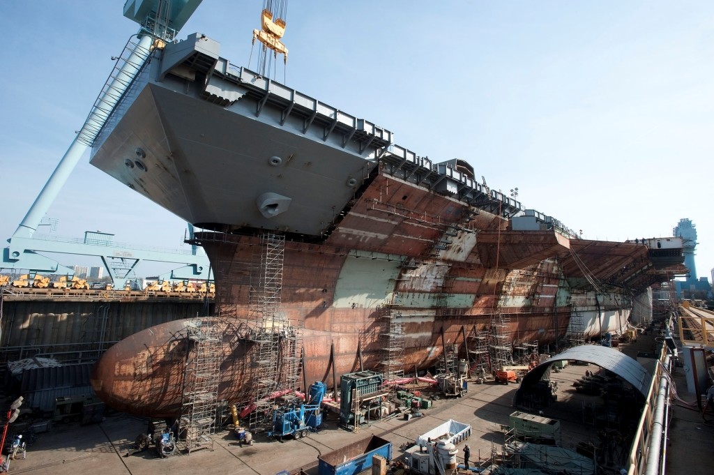 Opóźnienia i problemy napotkane przy budowie okrętu USS „Gerald R. Ford” mogą mieć wpływ na losy drugiego lotniskowca tego typu – fot. US Navy