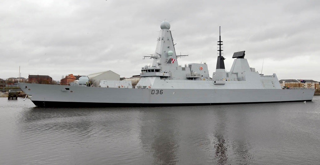 Niszczyciele typu 45 są wyposażone w bardzo nowoczesne systemy uzbrojenia, jednak ich liczba może się okazać niewystarczająca do wykonywania zadań wymagających dłuższego zaangażowania. Fot. Royal Navy/Crown Copyright