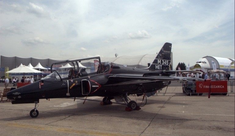 Aermacchi M-345 HET prezentowany na Paris Air Show 2013. – fot. Alenia Aermacchi