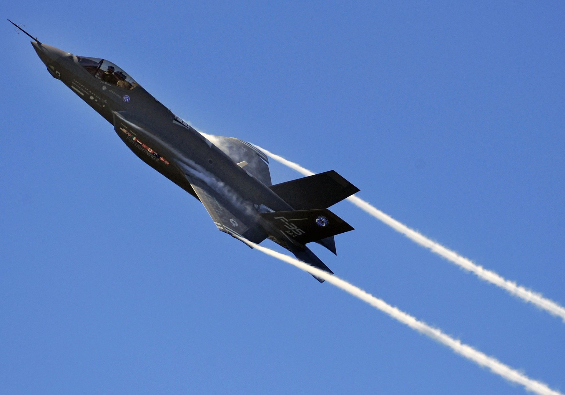 Norwegia zwiększa liczbę zamówionych samolotów F-35 – fot. USAF