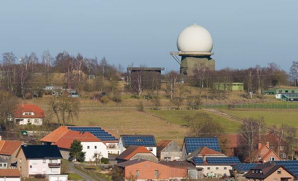Niemcy zainstalowali w Auenhausen pierwszy radar dalekiego zasięgu GM 400 – fot. Wikimapia