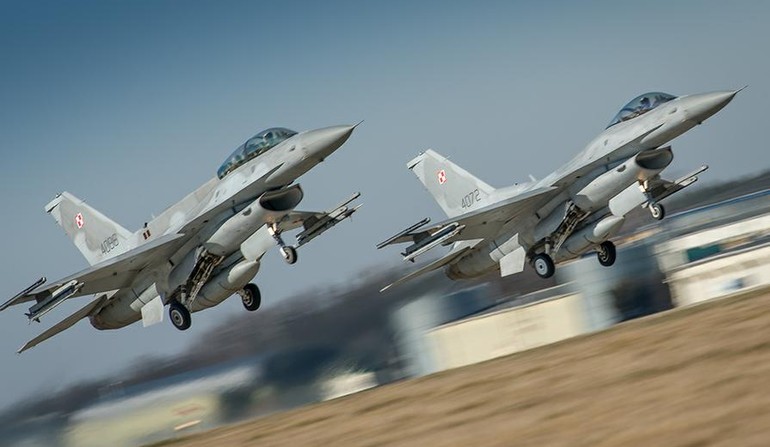 Polskie F-16 już niebawem będą mogły przenosić pociski JASSM - fot. st. chor. Arkadiusz Dwulatek/CCDORSZ