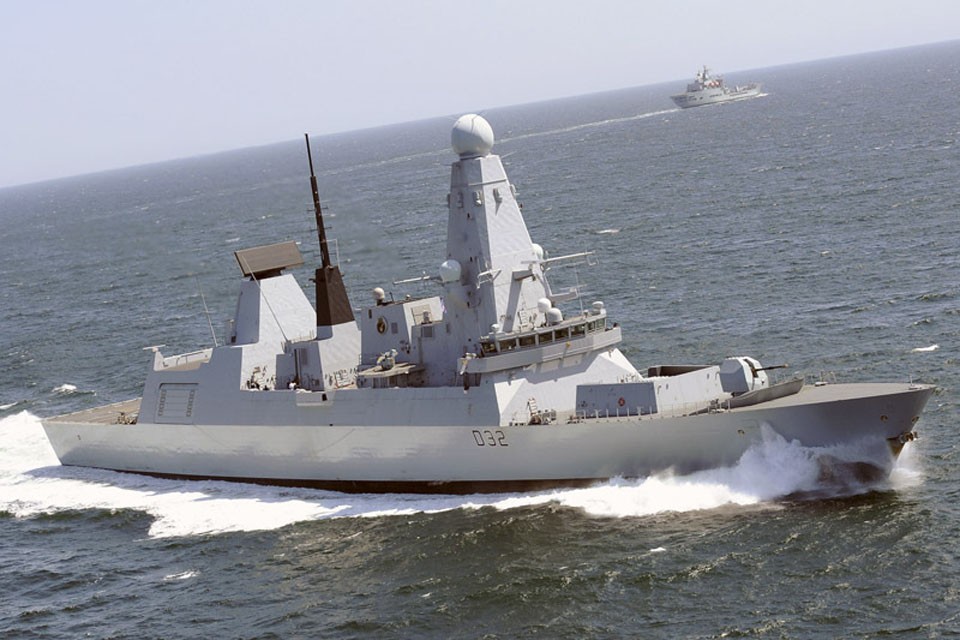Największym importerem uzbrojenia w Europie pozostaje Wielka Brytania. Również niszczyciele typu 45 zawierają importowane komponenty. Fot. LA(Phot) James Crawford, Crown Copyright/MOD 2010