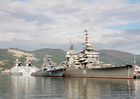 Porównanie chińskich i rosyjskich okrętów nawodnych wyraźnie pokazuje, które siły morskie rozwijają się szybciej – fot. mil.ru