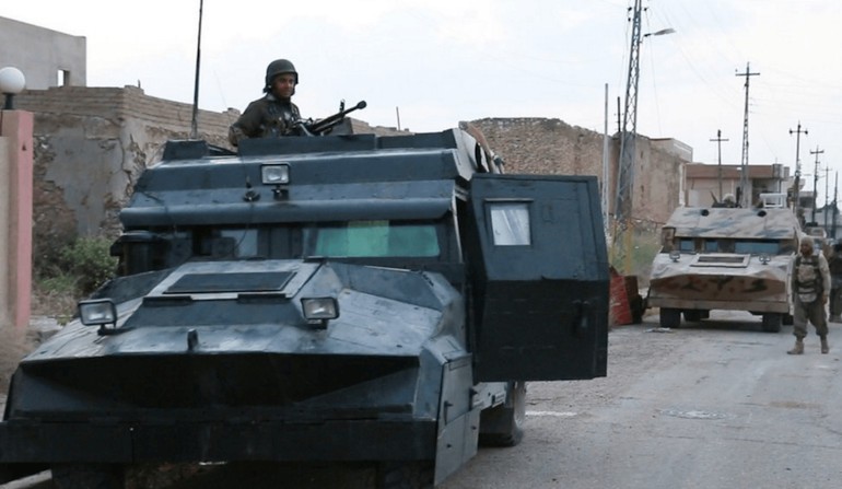 Pojazdy Daesh uzyte w walkach o Telskuf - fot. U.S. Naval Institute
