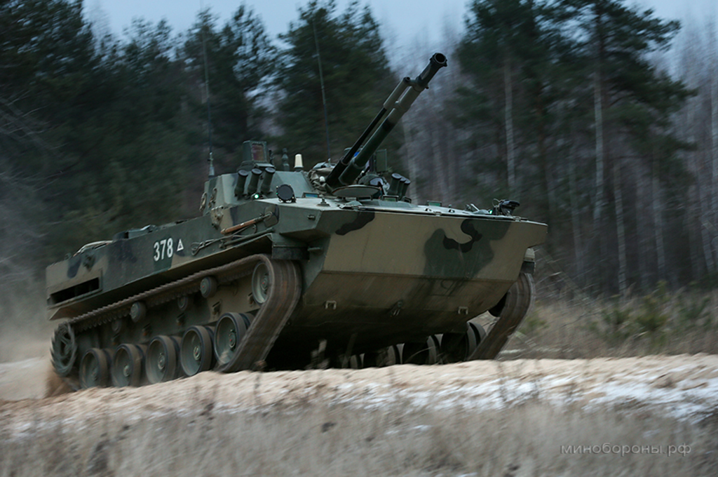 Równolegle z wprowadzaniem na uzbrojenie wozów BMD-4M, Rosjanie rozpoczynają prace nad nowymi maszynami BMD-5. Fot. mil.ru.