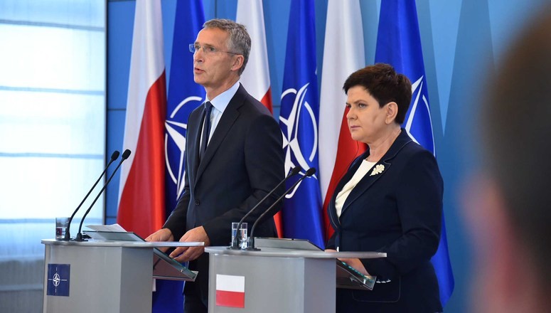 Sekretarz generalny NATO Jens Stoltenberg i premier Beata Szydło / fot. nato.int
