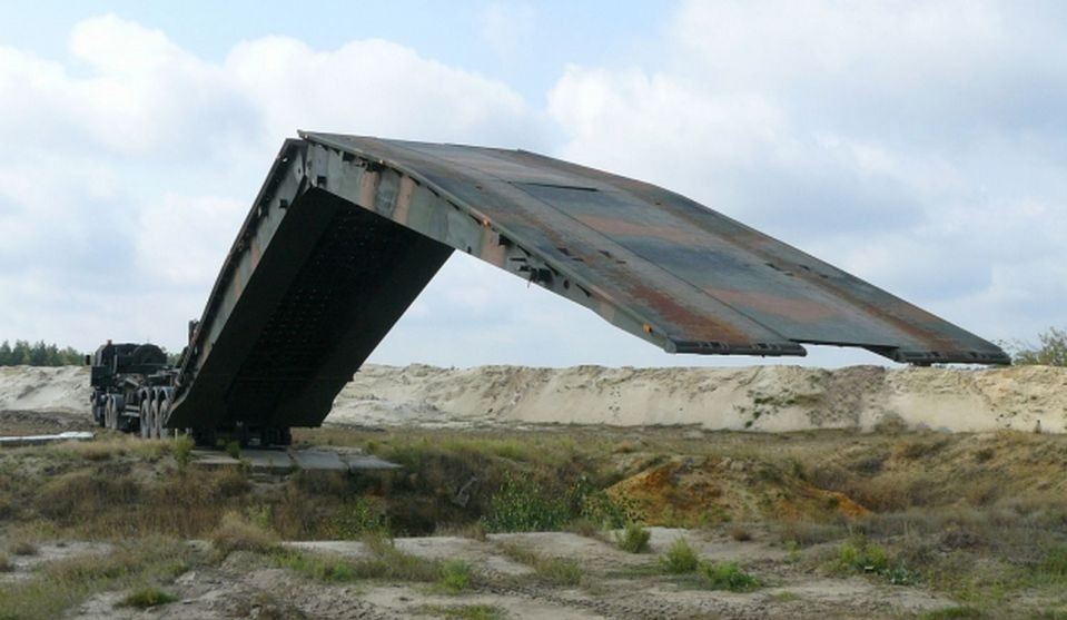 Armia chce pozyskać kolejne 7 mostów MS-20 Daglezja - fot. OBRUM