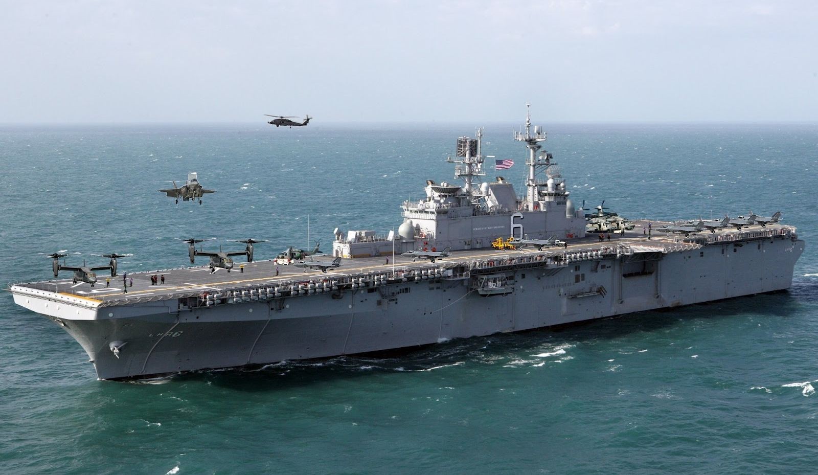 Okręt USS „America” przeszedł z powodzeniem wszystkie testy i jest gotowy do wprowadzenia do służby w amerykańskiej marynarce – fot. US Navy