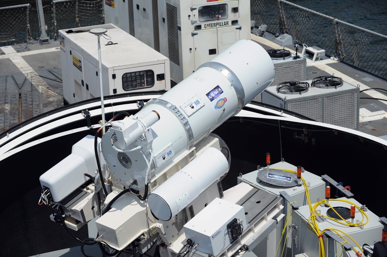 Prace nad laserowymi systemami rażenia prowadzone są także w Izraelu, Niemczech i Stanach Zjednoczonych (na zdjęciu). Fot. John F. Williams/US Navy.