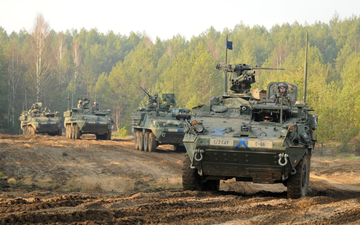 Obecnie w działaniach batalionu rotacyjnego na Litwie bierze udział jednostka US Army wyposażona m.in. w transportery Stryker. Fot. Sgt. David Turner/US Army.
