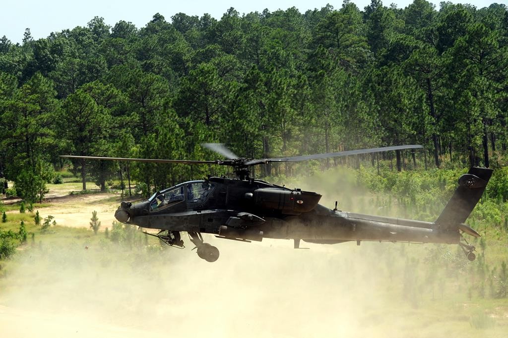 AH-64D, Fot. Airman 1st Class Cory D. Payne/U.S. Air Force