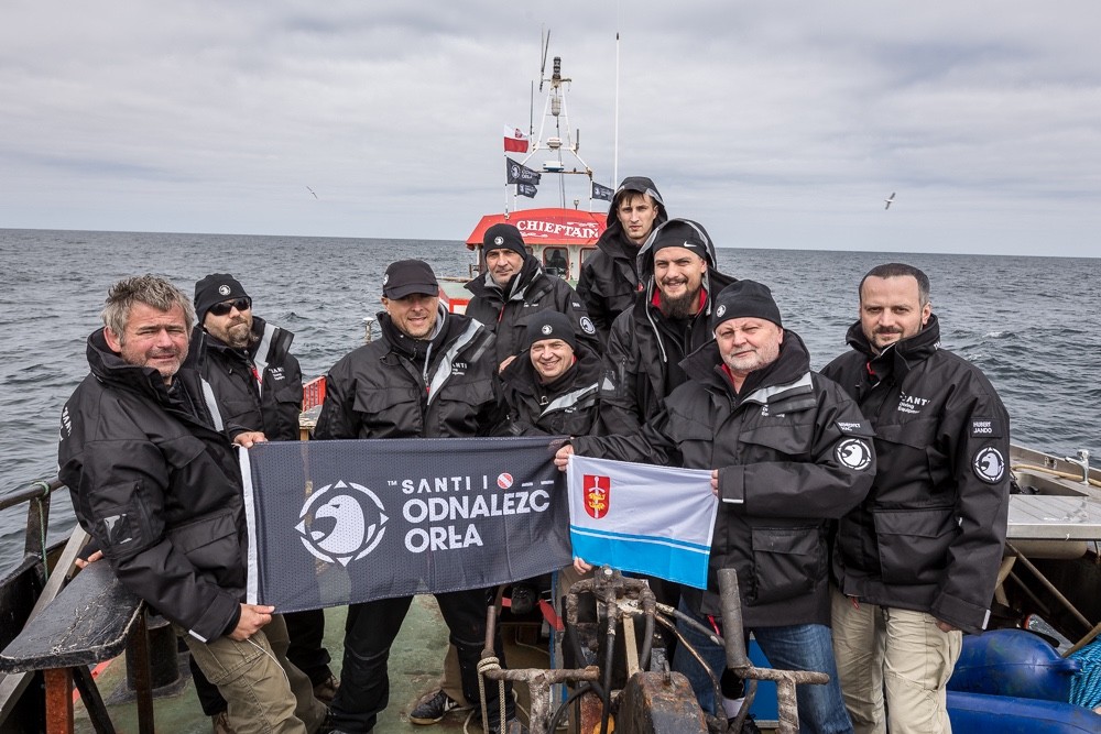 Członkowie ekspedycji gotowi do poszukiwania okrętu podwodnego ORP „Orzeł” – fot. Fundacja „Odnaleźć Orła”