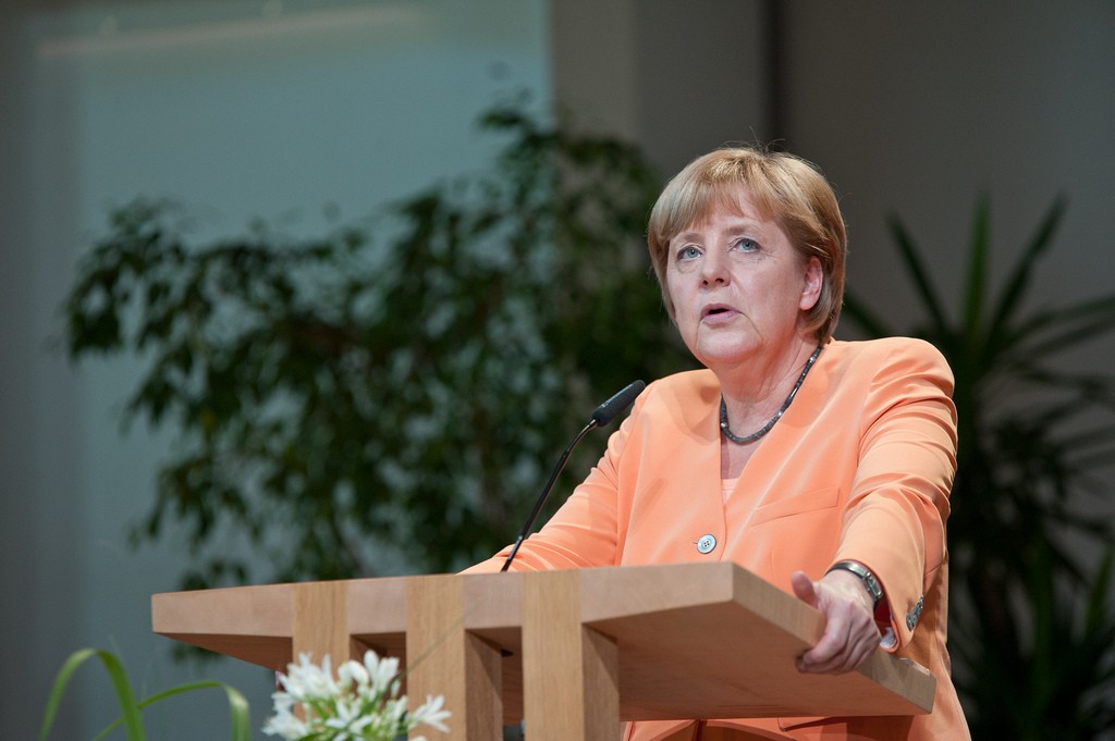 Kanclerz Niemiec Angela Merkel. Pomimo wydarzeń na Ukrainie opowiada się ona za ścisłą współpracą z Rosją i przeciwko podniesieniu nakładów na obronę przez Niemcy. Fot. Christliches Medienmagazin Pro/flickr.