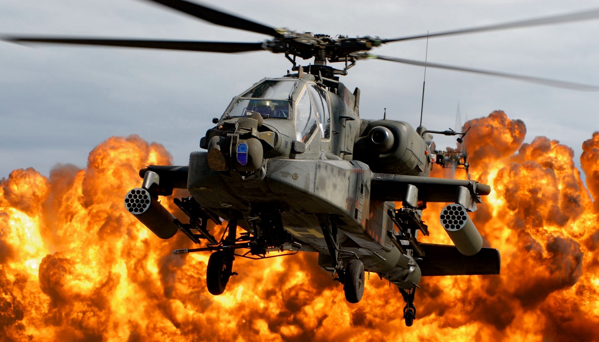 W przeciwieństwie do Izby Reprezentantów, komisja obrony amerykańskiego Senatu poparła przekazanie wszystkich śmigłowców AH-64 Apache Gwardii Narodowej jednostkom czynnej US Army. Fot. SSG Roberto Di Giovine/US DoD.