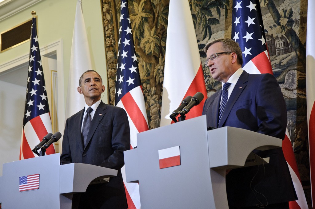 Prezydent Bronisław Komorowski podczas wspólnej konferencji z Barackiem Obamą zapowiedział podniesienie poziomu nakładów na obronę w Polsce do 2 % PKB. Fot. MISSION of the UNITED STATES of AMERICA to POLAND/flickr.