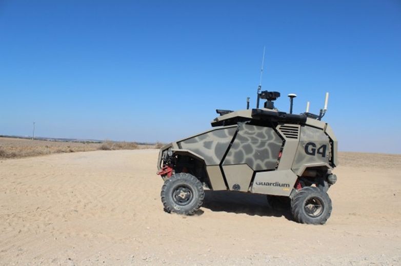 Bezzałogowe pojazdy naziemne typu Guardium są już obecnie z dużym powodzeniem wykorzystywane do ochrony granicy Izraela ze Strefą Gazy. W przyszłości zakres wykorzystania podobnych systemów w izraelskiej armii zostanie rozszerzony. Fot. Israel Defence Forces/CC-BY-SA 2.0.