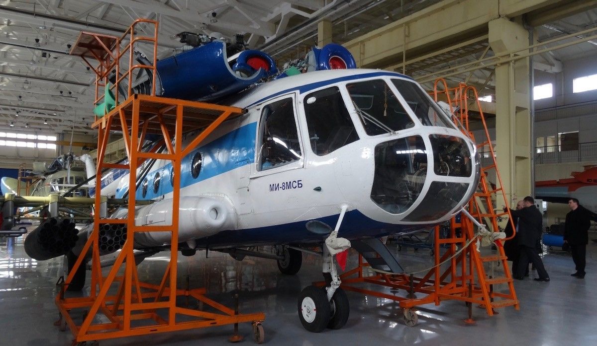 Modernizowany śmigłowiec Mi-8MSB w zakładach Motor Sicz. Fot. J.Sabak