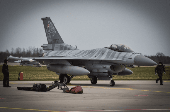 Polski F-16 jeszcze na Litwie. Fot. Arnas Glazauskas (Lithuanian Air Force Base)/kam.lt.