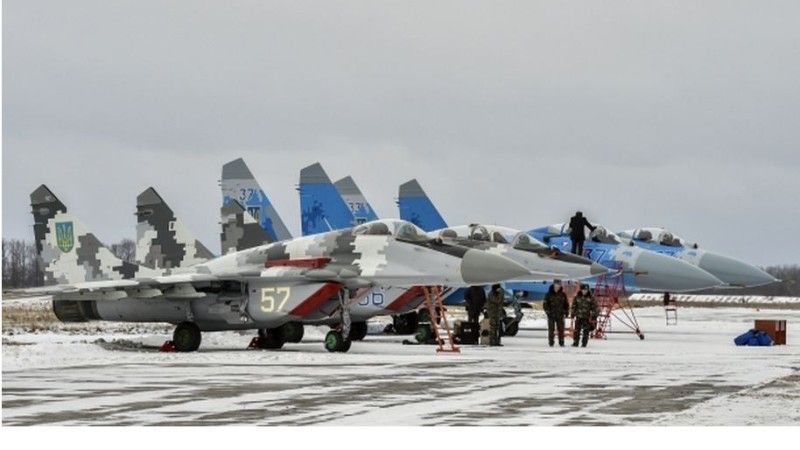 Prezydent Poroszenko w kabinie Su-27 - fot. mil.gov.ua