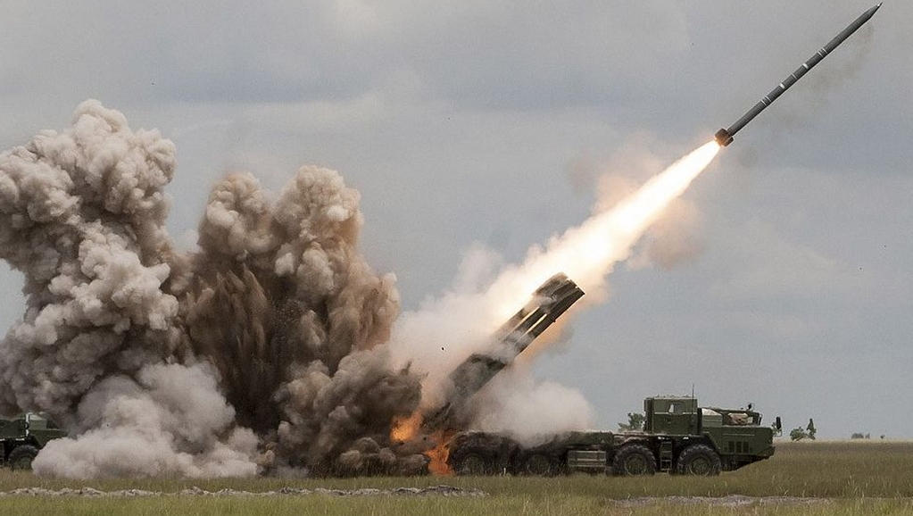 Mniej ostrzałów iskanderami, więcej tornadami. Rosjanie zmieniają taktykę