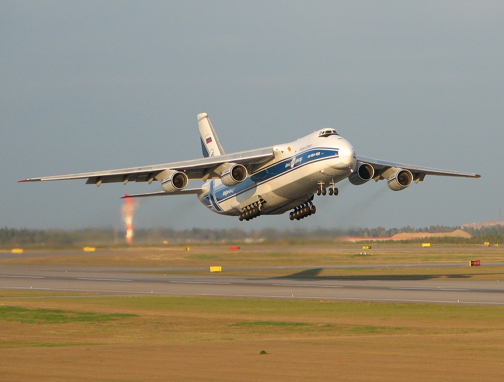 Rosjanie stracili samolot An-124. Trzy kolejne czekają w Niemczech