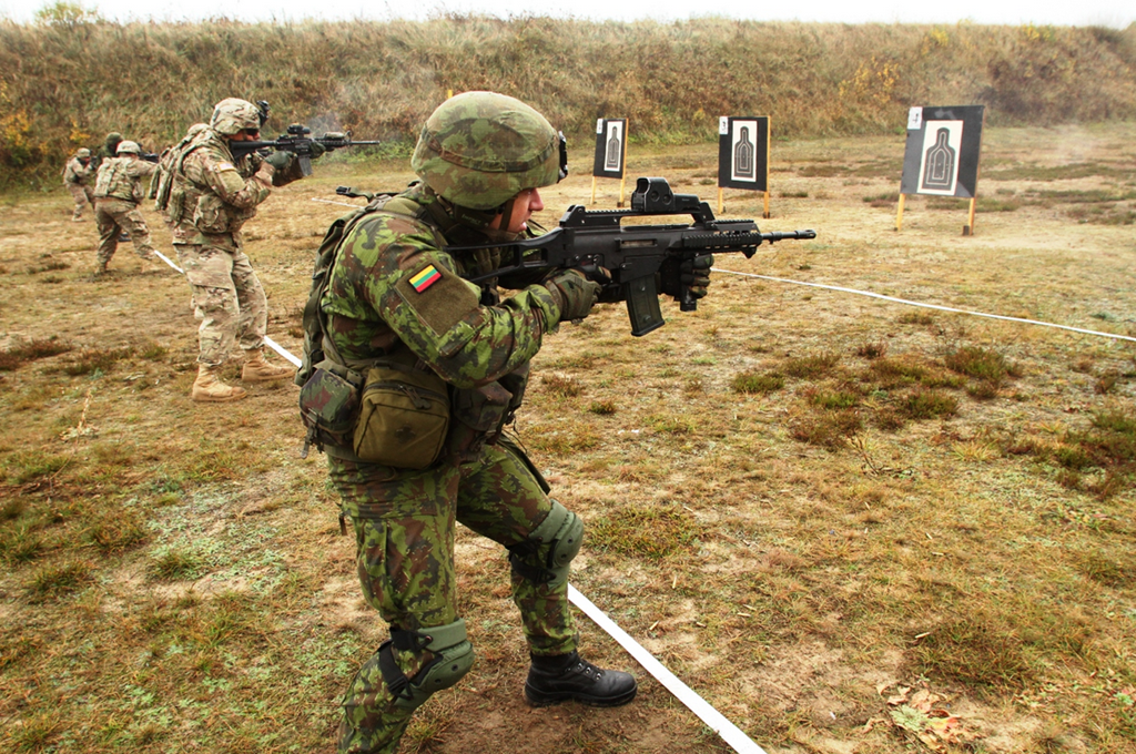 Wtorkowy przegląd mediów; Litwa szuka środków na obronność; awantura wokół wiadomości o odejściu gen. Załużnego